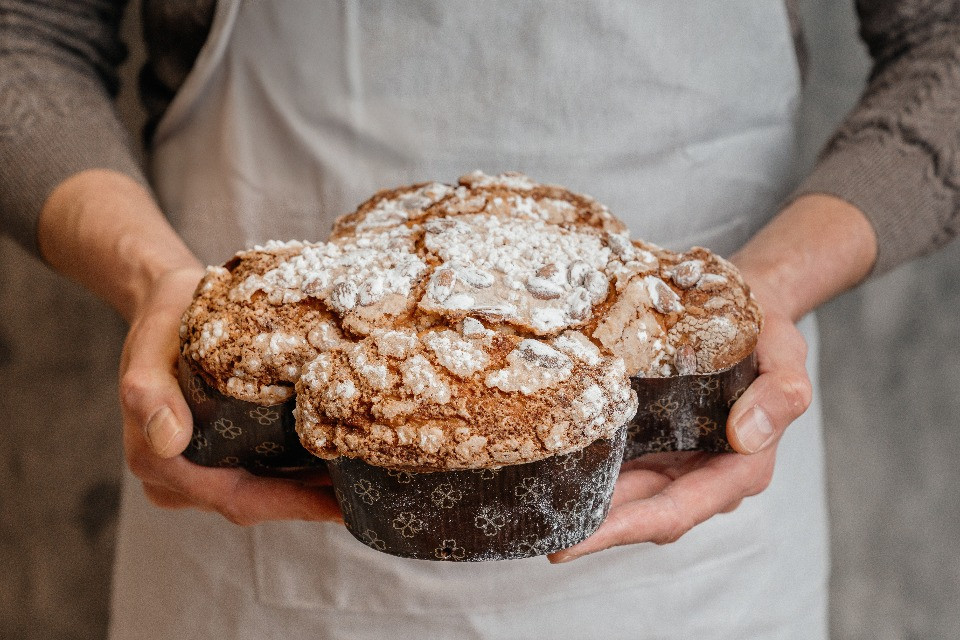 Ticino terra di panettoni: ma come spiegare ai turisti che a Pasqua si mangia la colomba?