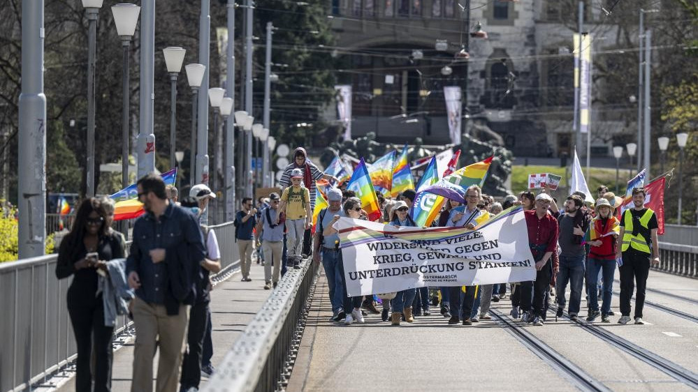 Berna, in centinaia alla Marcia di Pasqua contro le guerre