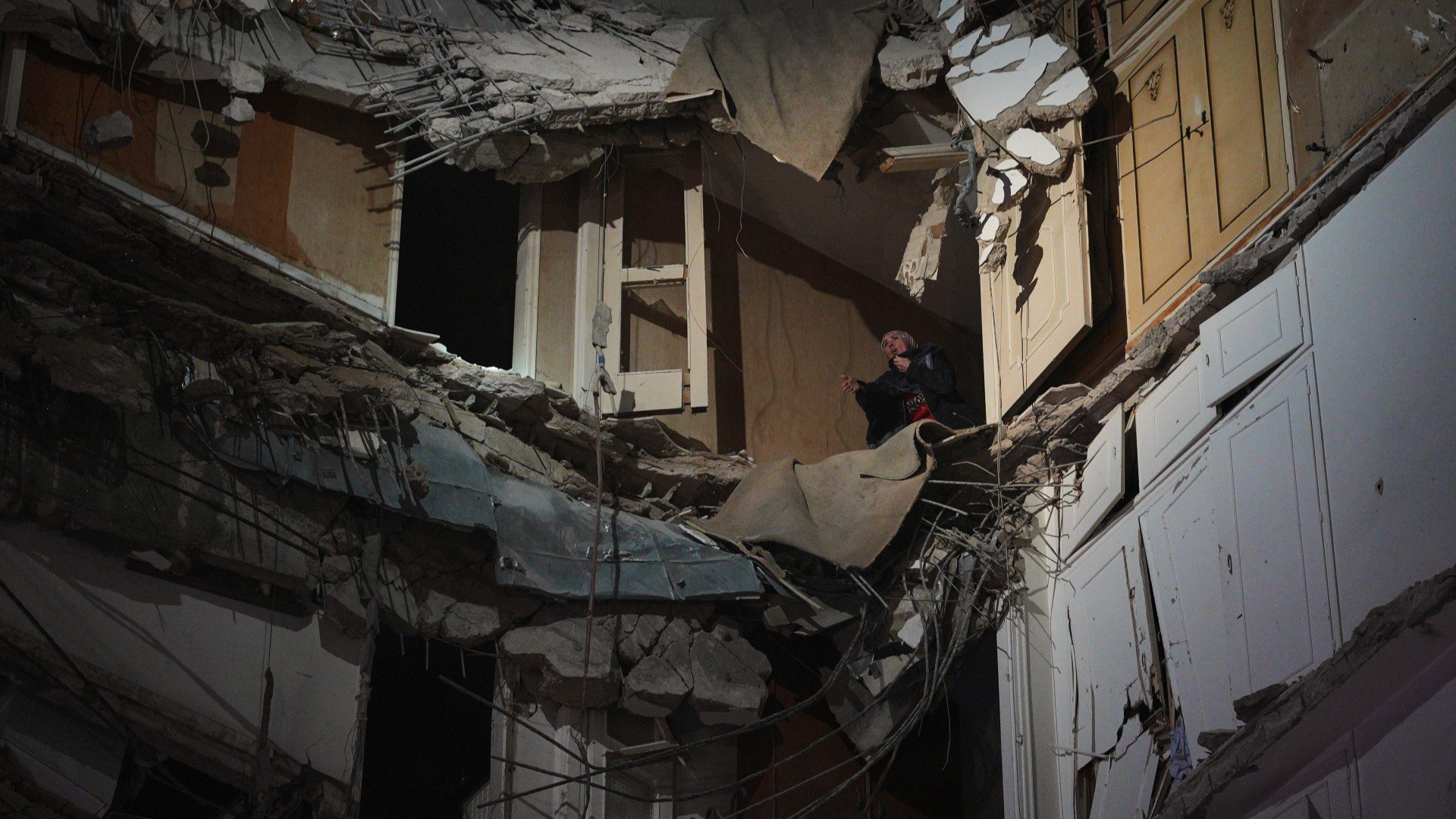 Israele bombarda il Libano, l'Iran: «Violato l'accordo, tregua e colloqui irragionevoli»