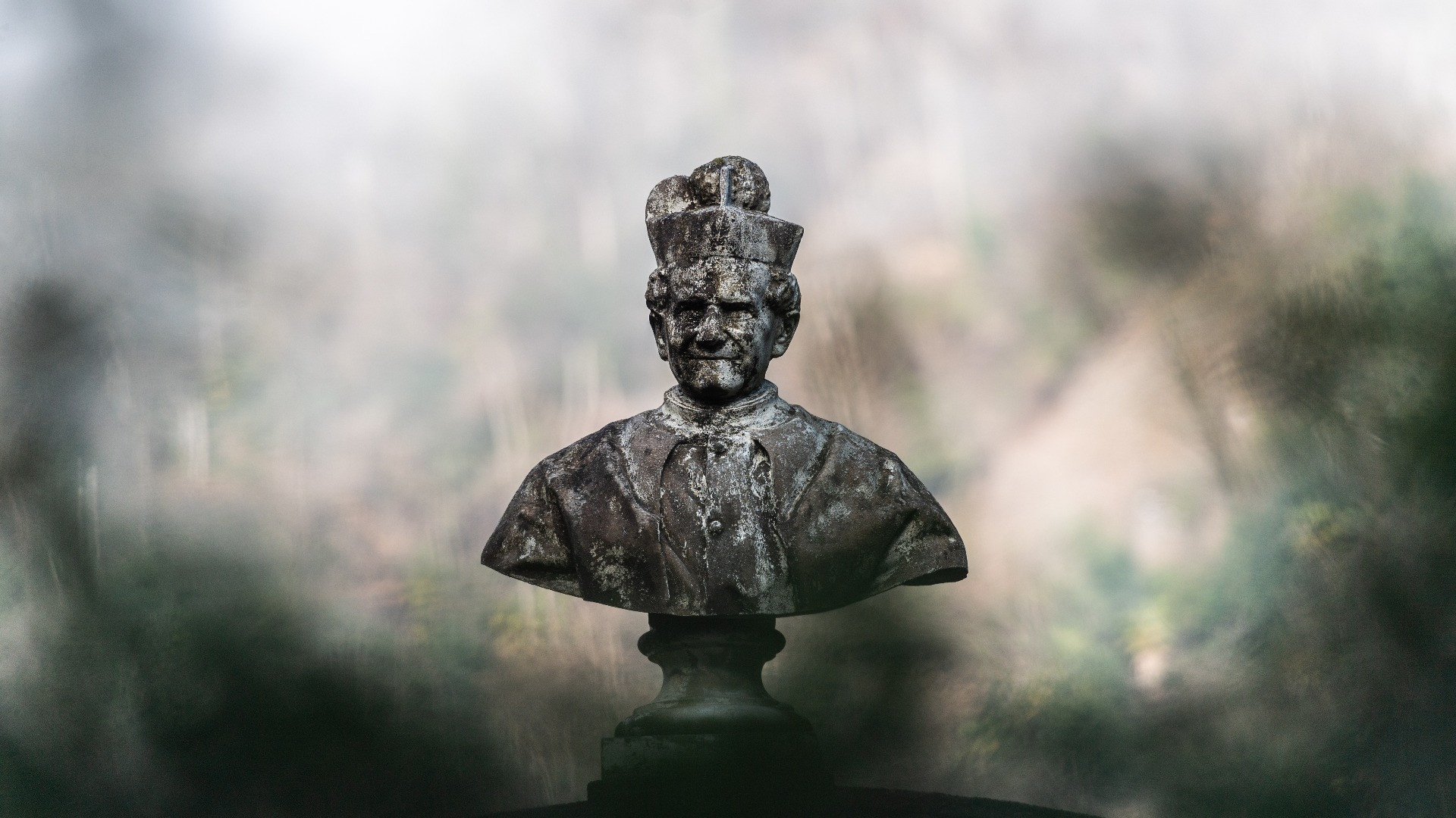 Abusi, sulle tracce dell'ex docente: «Se ho ferito qualcuno, mi dispiace»