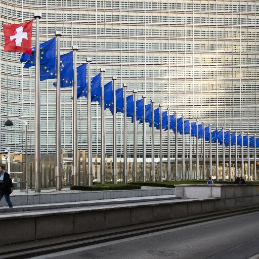 Svizzera-UE, si fa strada l’idea di andare alle urne due volte