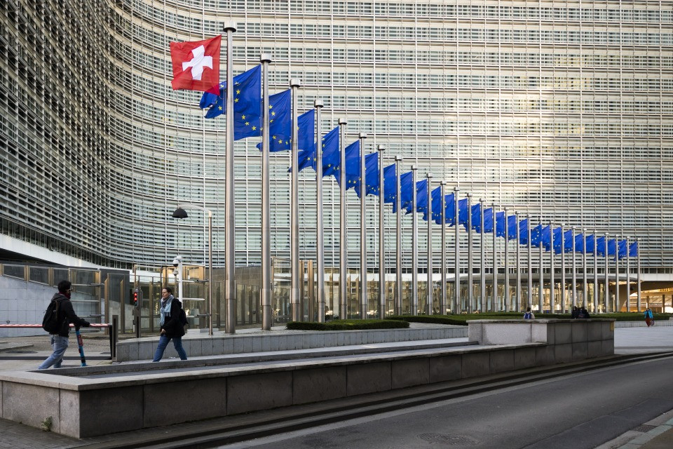 Svizzera-UE, si fa strada l’idea di andare alle urne due volte