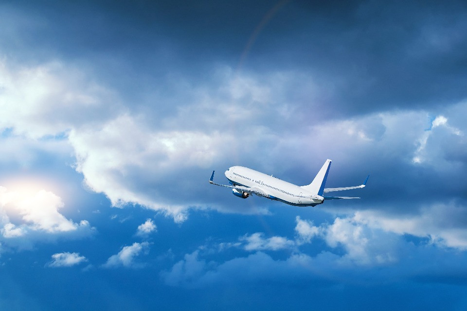 Carenza di carburante per gli aerei: l'estate potrebbe essere a rischio