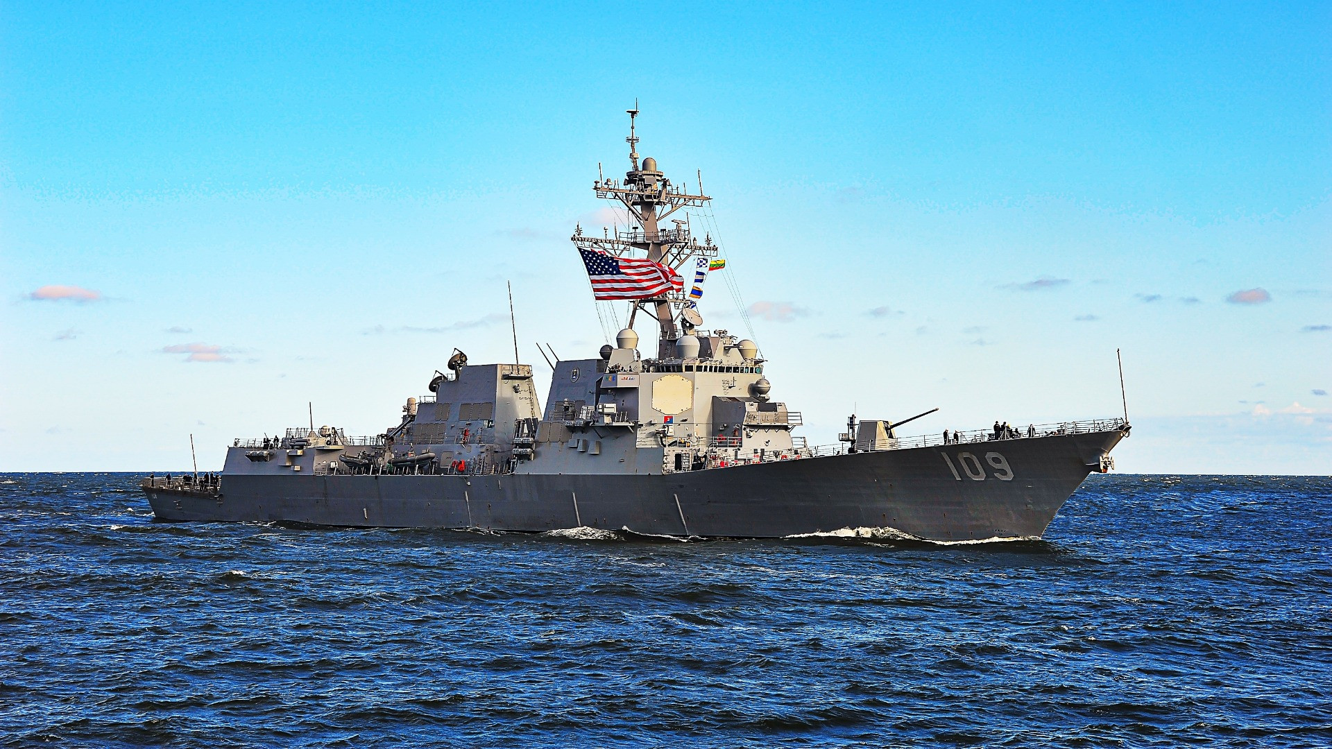 Trump: «La Marina USA bloccherà tutte le navi che attraverseranno lo Stretto di Hormuz»