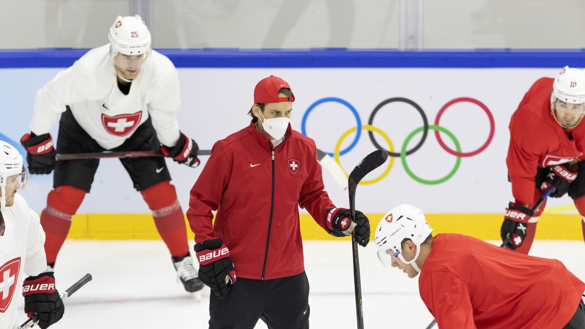 Su Patrick Fischer una macchia che rovina la festa