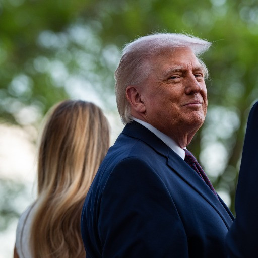 Critiche a Trump, ma solo a parole