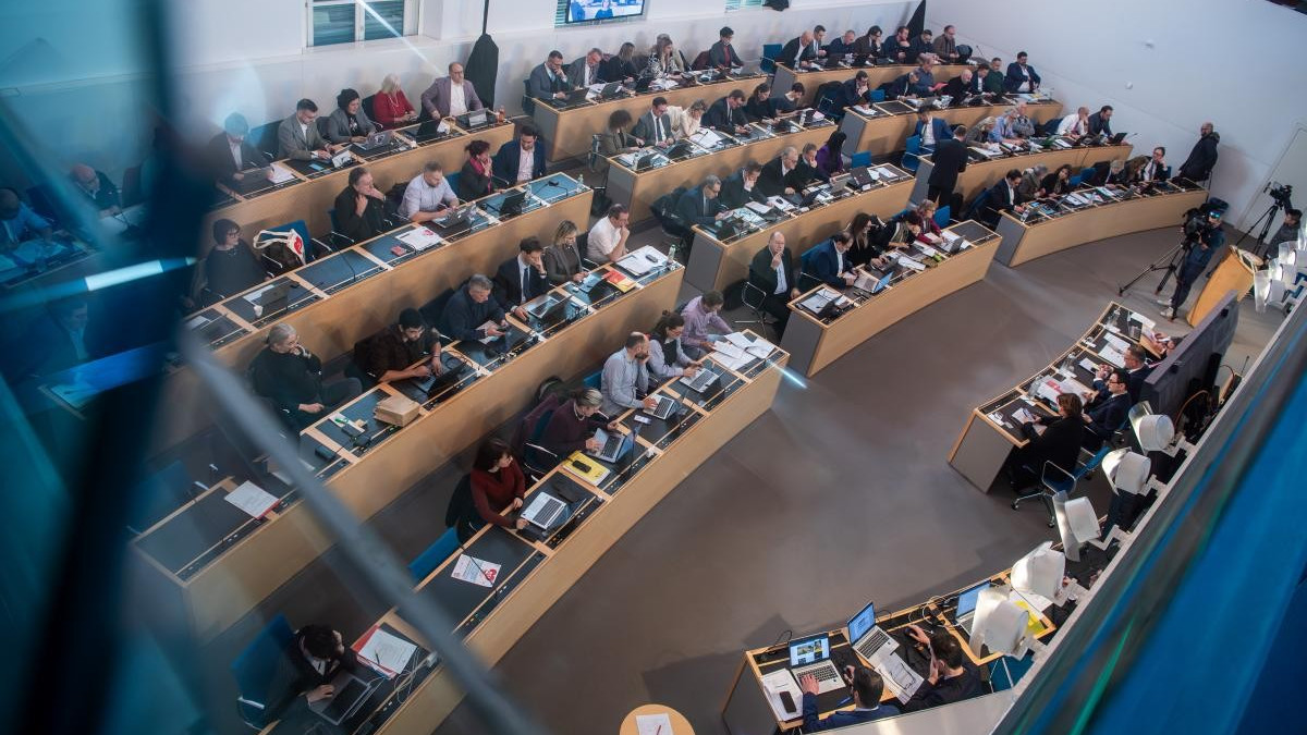 Passaggio di testimone in Gran Consiglio per il Centro: esce Arnaldo Caccia, entra Erik Pinchetti