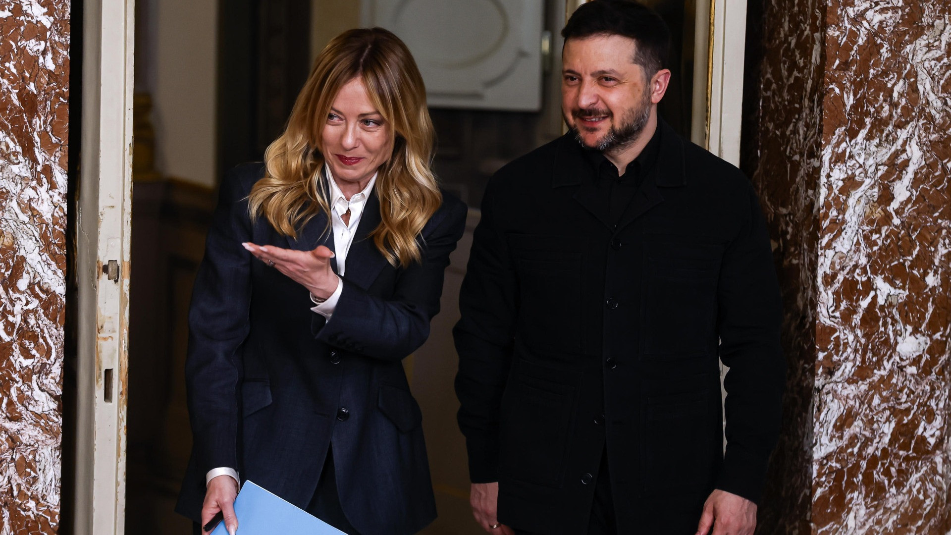 Meloni a Zelensky: «Siamo sempre al fianco di Kiev»