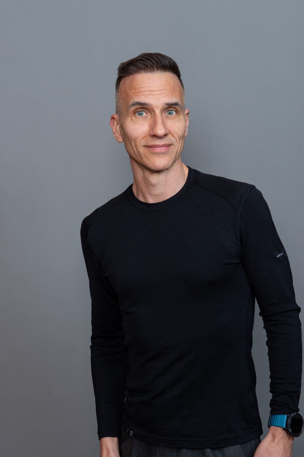 Laurent Balmelli, imprenditore di Neuchâtel, attivo tra cibersicurezza e IA con un trascorso in IBM negli USA e in Giappone. Ha poi fondato alcune startup, poi rilevate da gruppi internazionali, in particolare da Snapchat e Citrix.