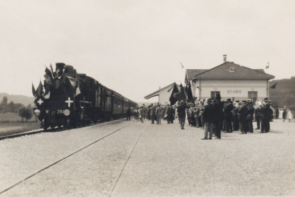 Grandi festeggiamenti per il nuovo tratto ferroviario