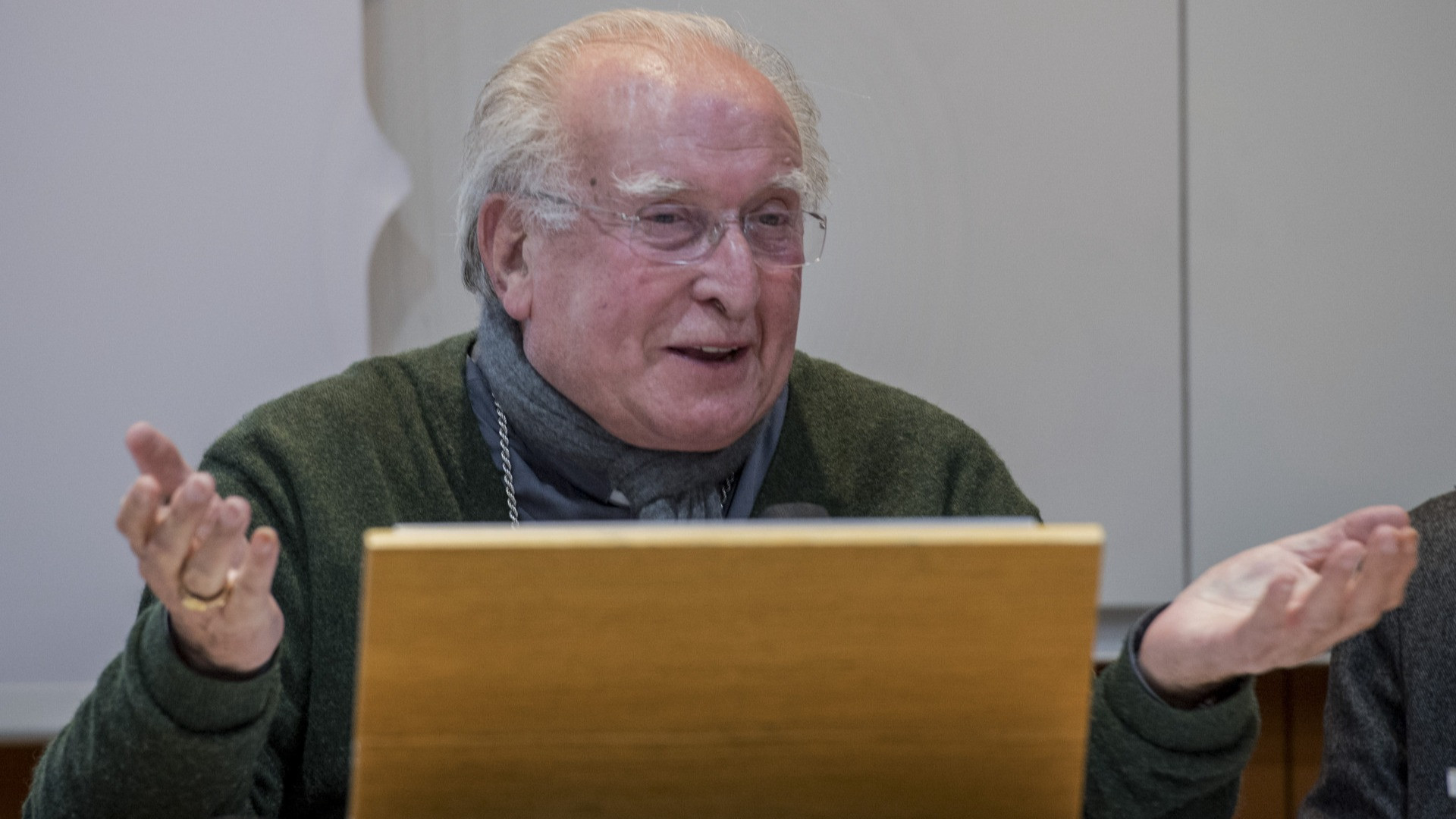 Il vescovo emerito di Lugano: «Stiamo vivendo un cambiamento d’epoca. La resistenza identitaria non ci aiuterà»