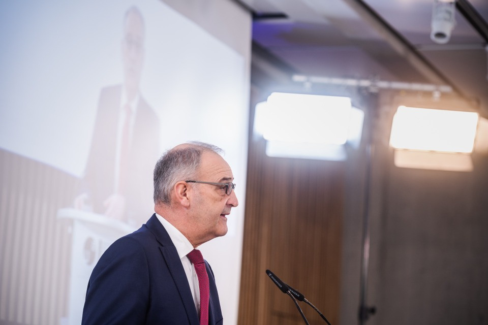 La Svizzera fa affari con la Cina, ma in silenzio