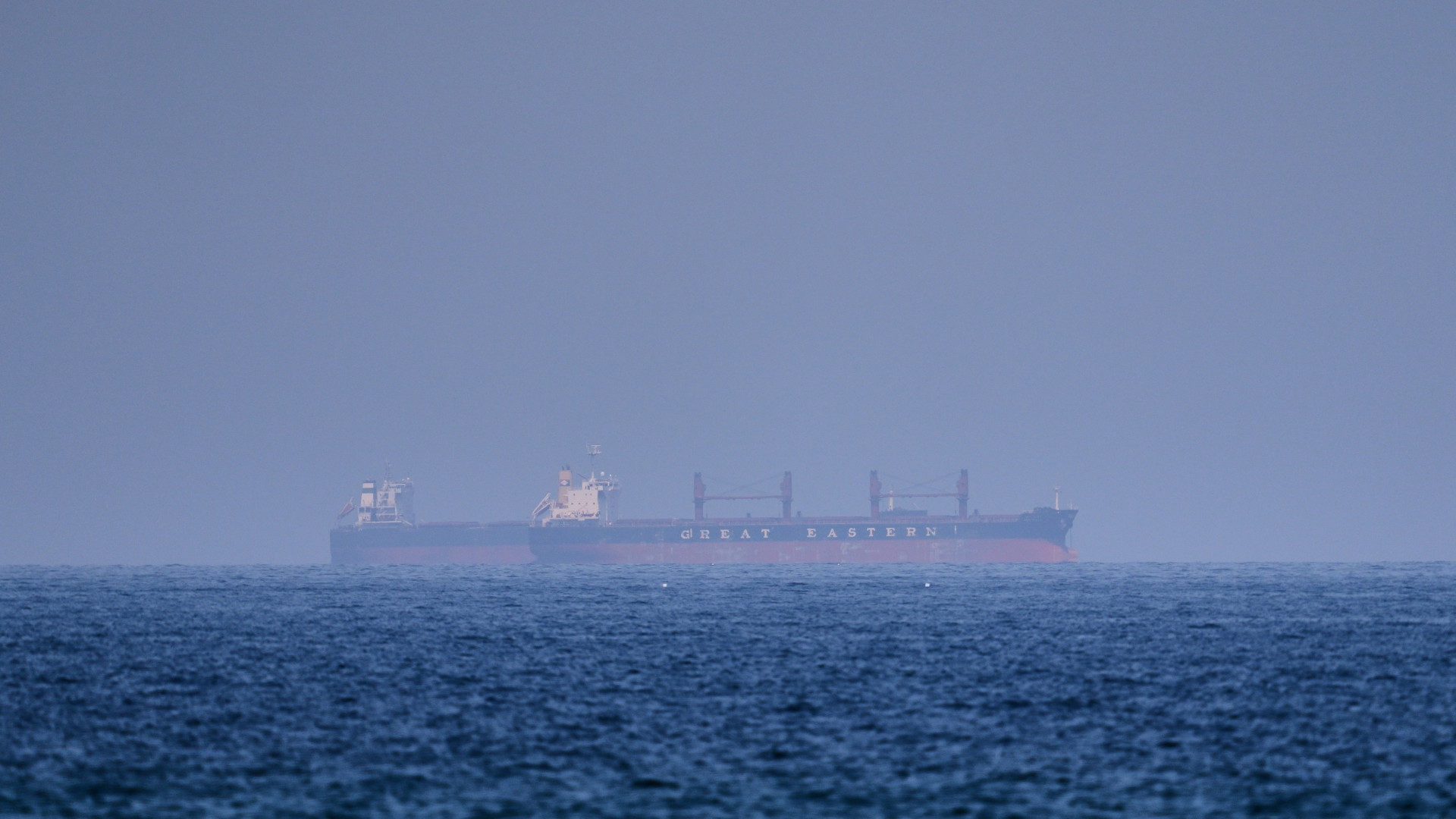 Trump: «L'Iran al collasso finanziario con Hormuz chiuso»