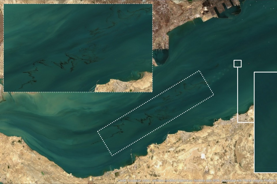 Una bomba ecologica nello Stretto di Hormuz per lo sversamento della Shahid Bagheri