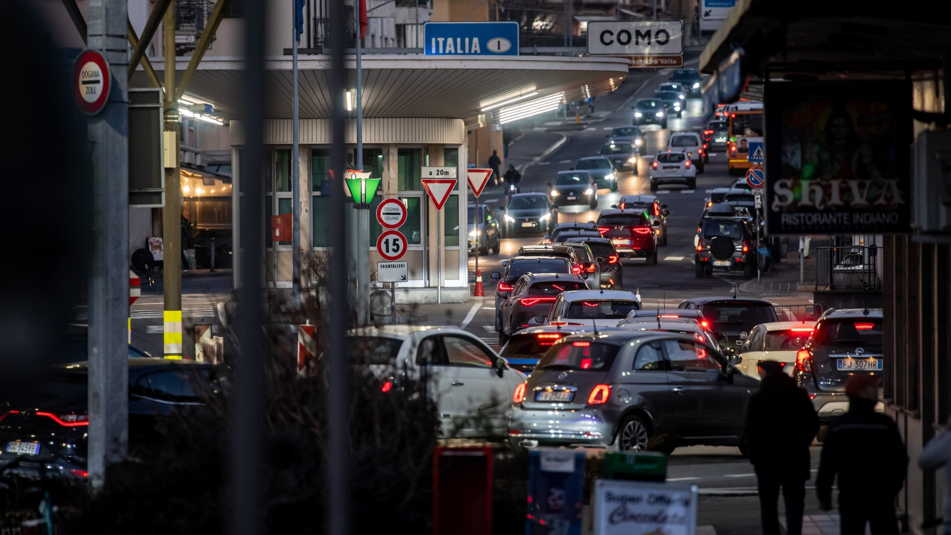 Nella busta paga dei frontalieri uno scarto salariale del 20%