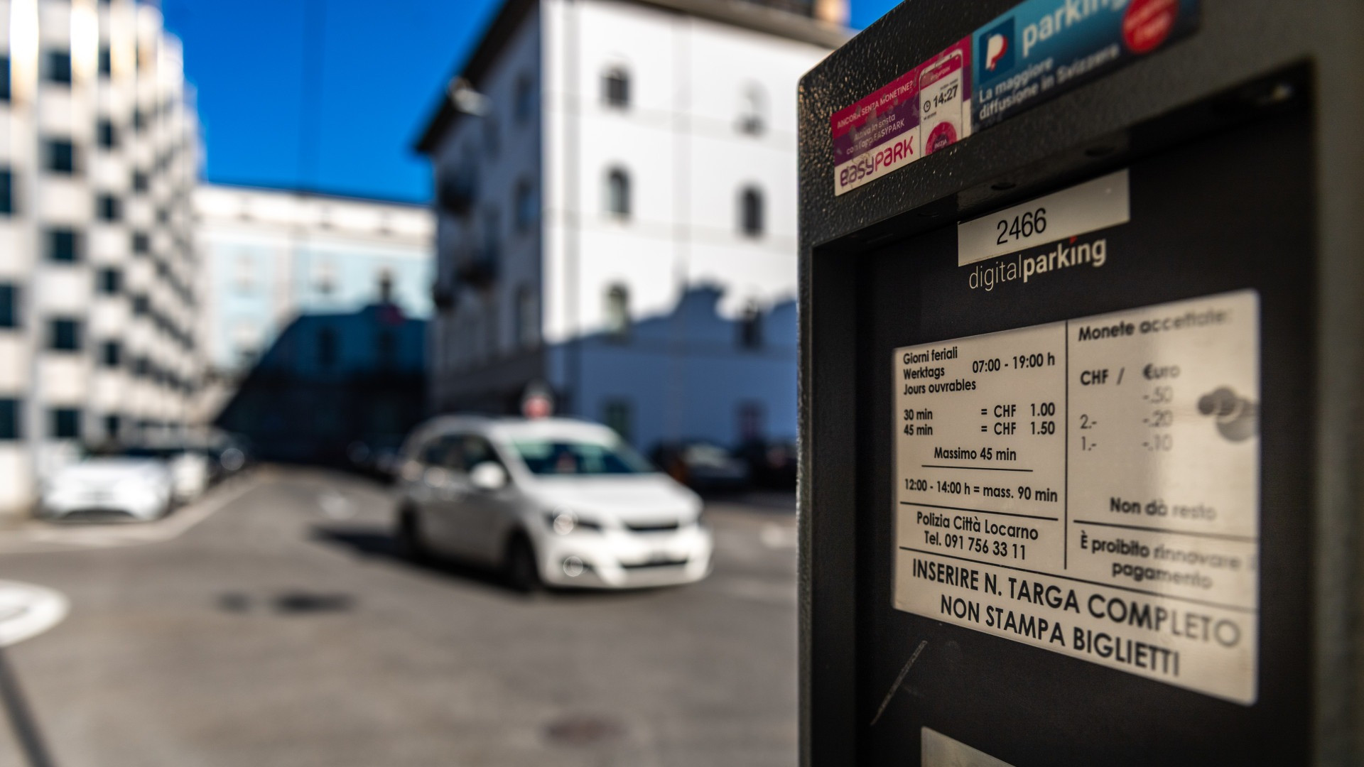 «I posteggi siano di nuovo gratuiti nella pausa di mezzogiorno»