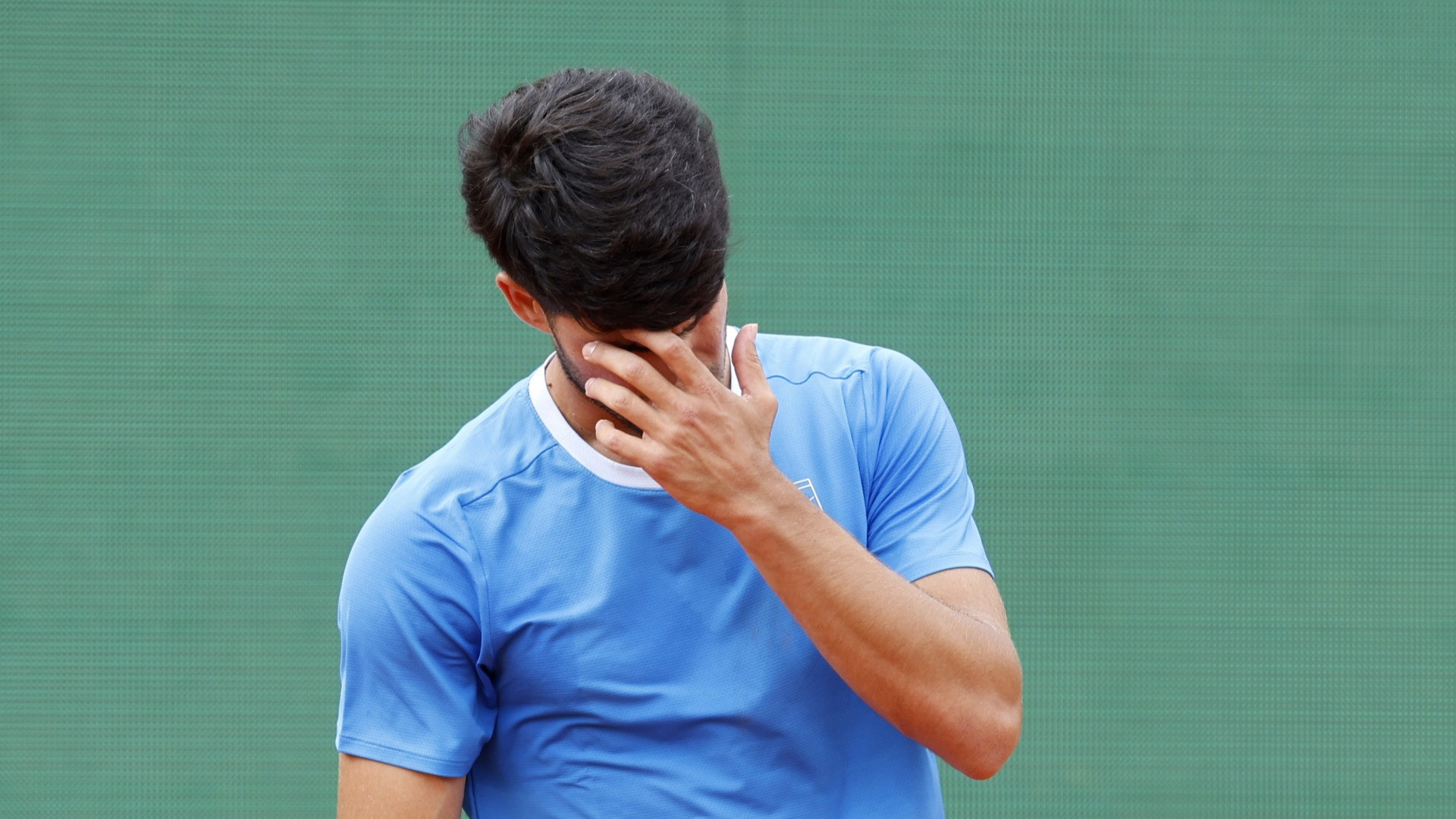 L'infortunio al polso ferma Alcaraz per Roma e Parigi