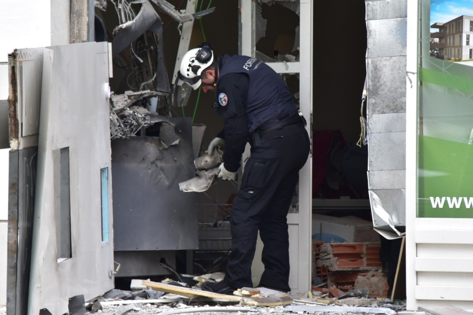 Bancomat fatti esplodere in Svizzera: nove arresti nei Paesi Bassi