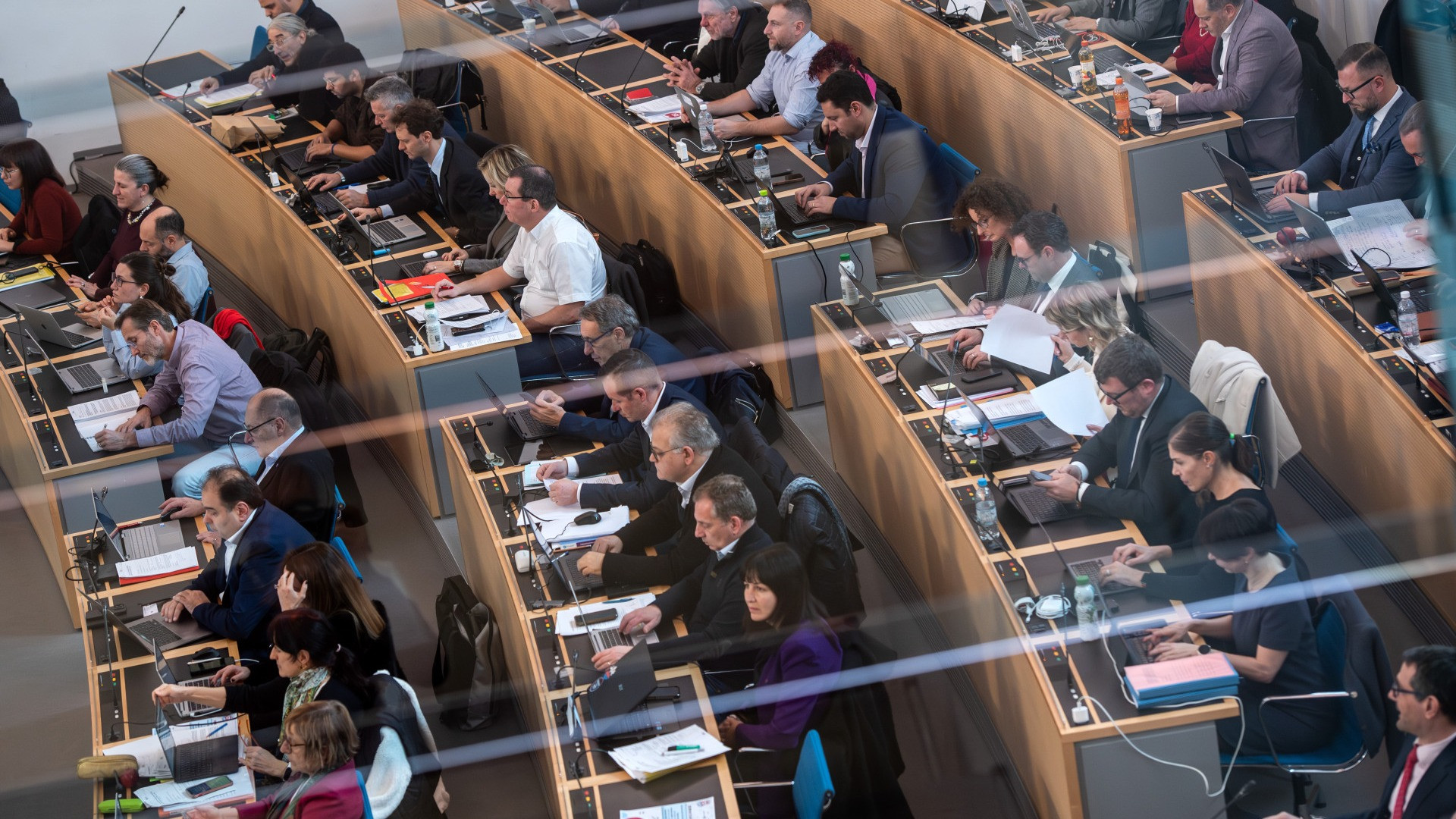 L’eterna battaglia sugli «statali» tra risparmi finanziari e meno servizi