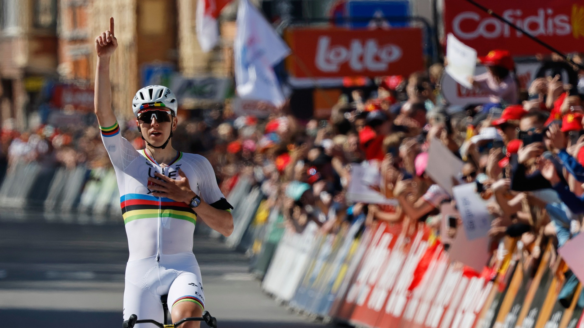 Tadej Pogacar cala il poker alla Liegi