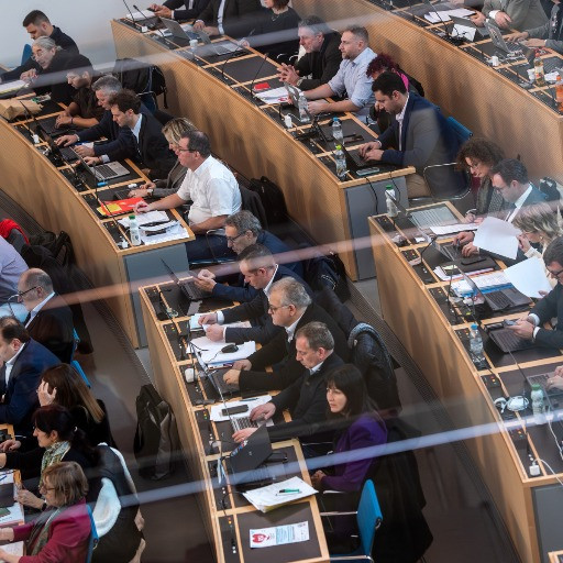 L’eterna battaglia sugli «statali» tra risparmi finanziari e meno servizi