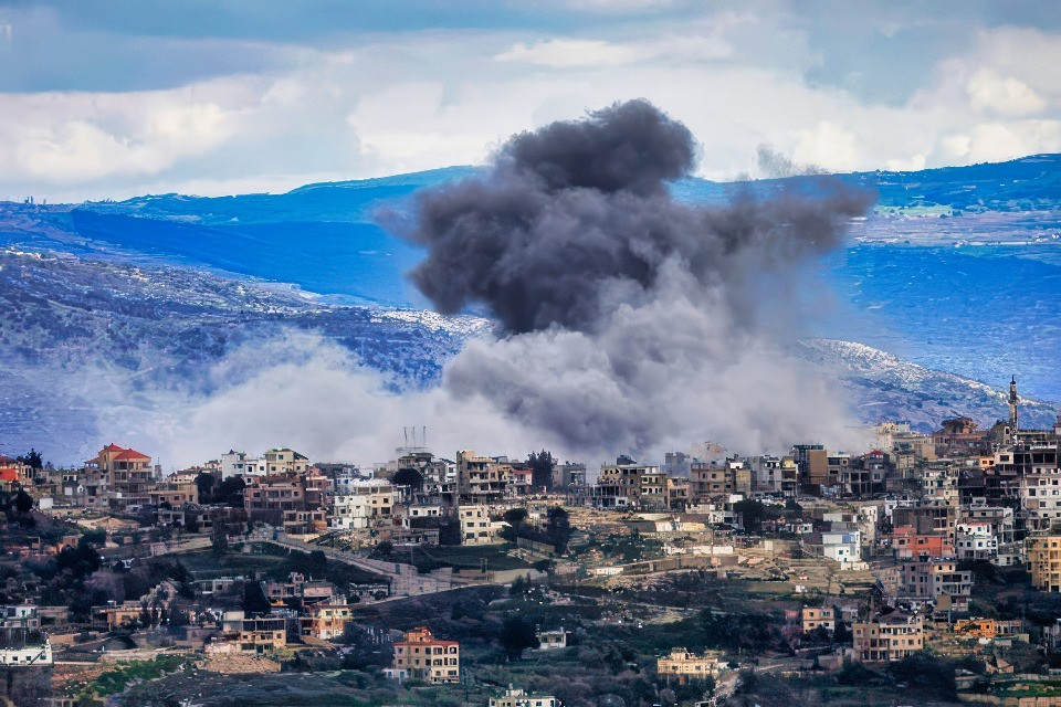 Raid israeliani in Libano e stallo nei contatti USA-Iran