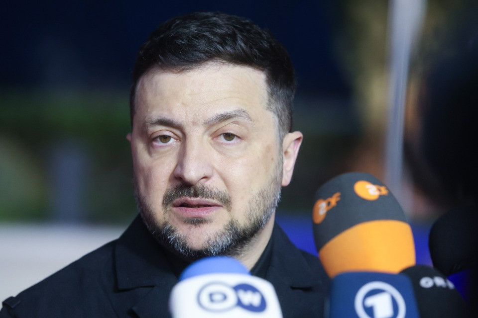 Zelensky: «La prima tranche del prestito di 90 miliardi è destinata a produrre armi»