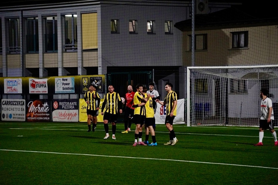 Taverne, è festa: gialloneri campioni e promossi
