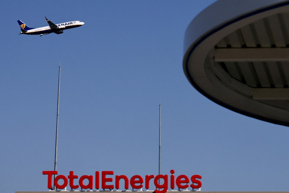 Ryanair molla Berlino: perché tasse record e caro carburante stanno affossando i voli in Germania