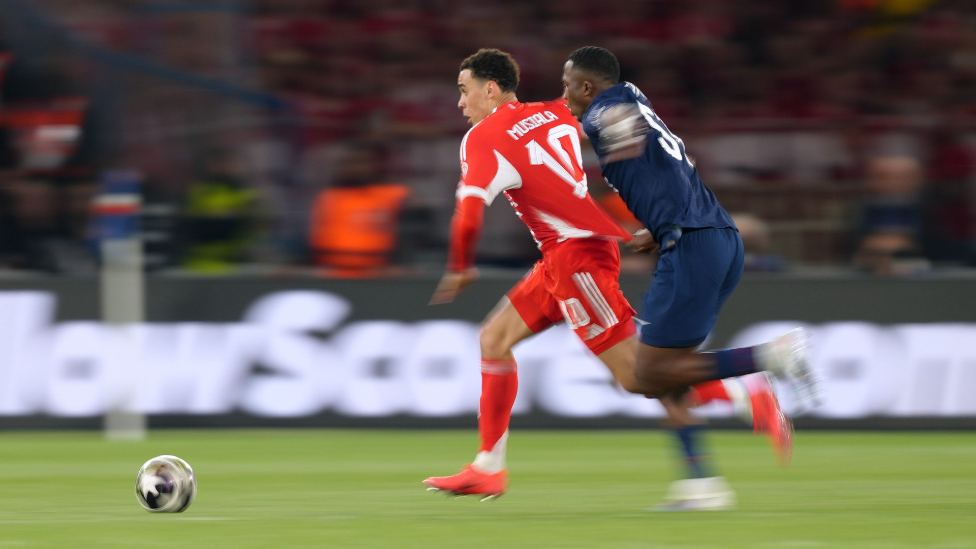 PSG-Bayern, uno spettacolo che fa godere e però riesce anche a indignare