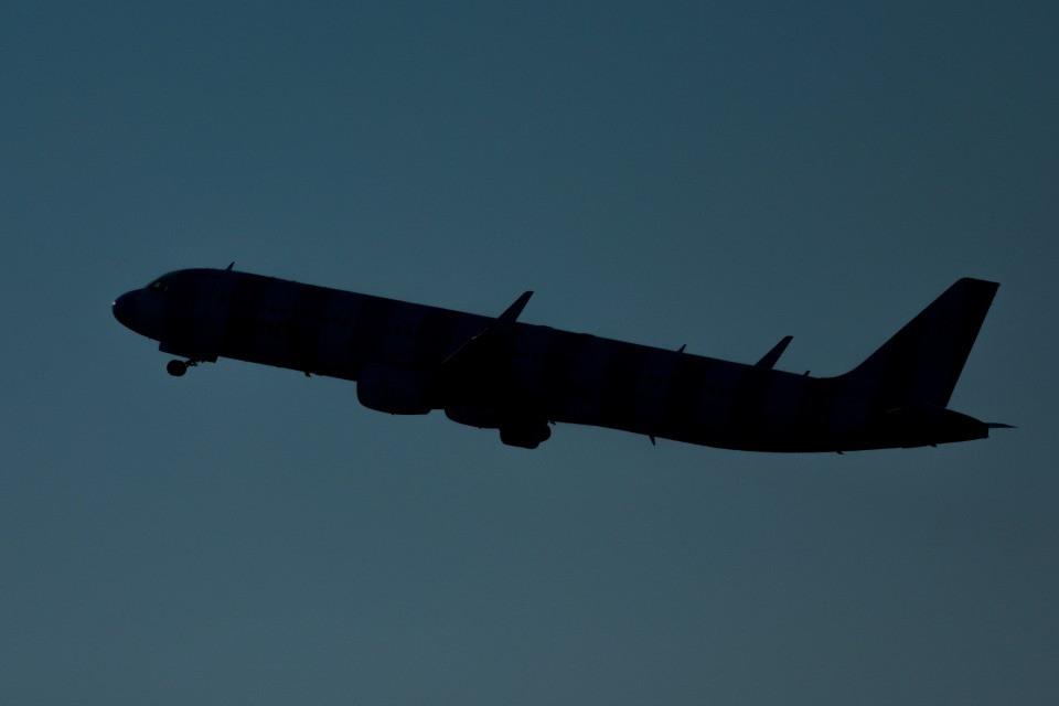 I prezzi dei biglietti aerei spiccano il volo, «Fino al 77% in più in cinque anni»