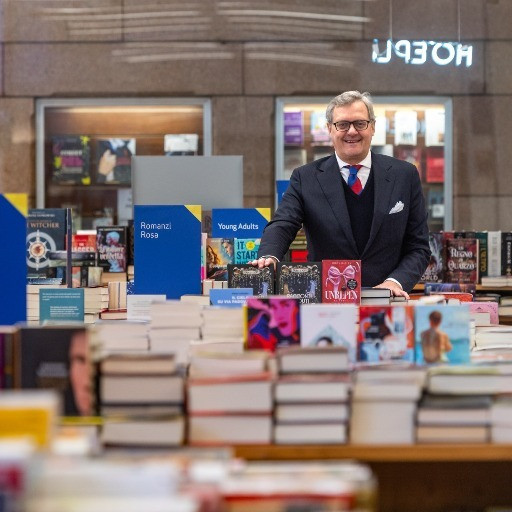 L'ultimo giorno della Hoepli: Milano perde un pezzo di Svizzera
