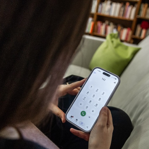 Aiuto alle vittime di violenza, De Rosa: «Il 142 è una porta d'accesso immediata»
