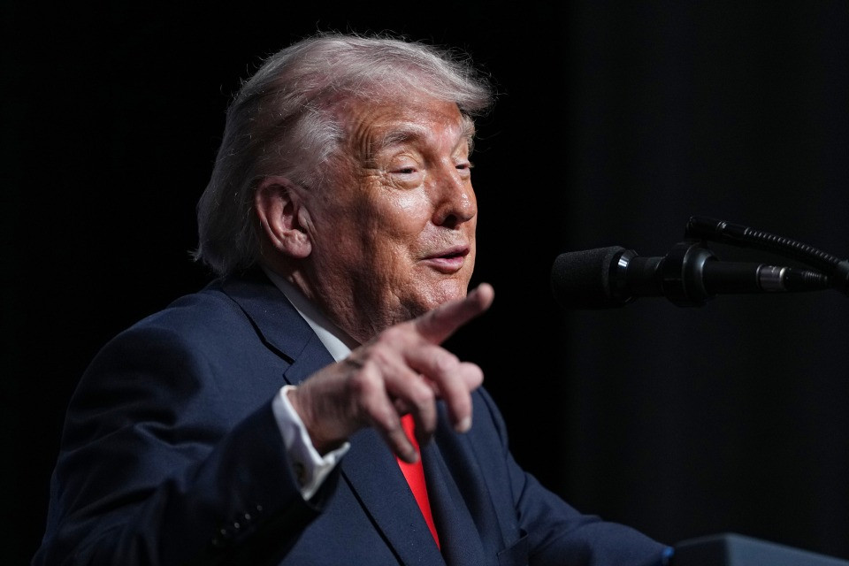 Donald Trump «Cuba? Forse una portaerei potrebbe fermarsi al ritorno dall'Iran»