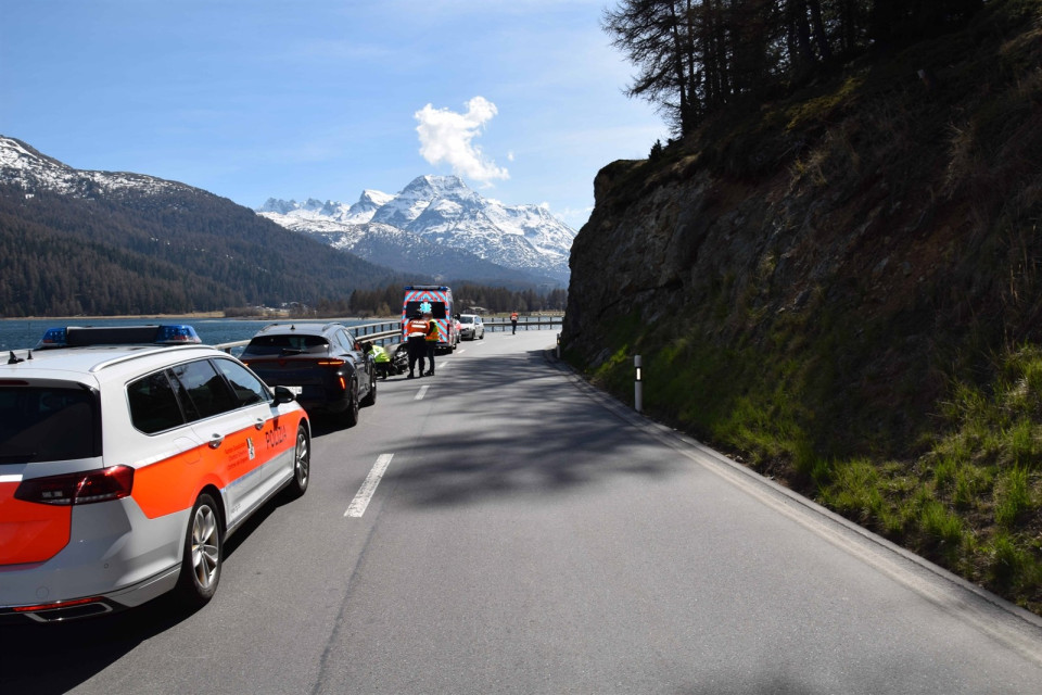 Incidente sulla strada del Maloja, ferito un centauro 63.enne