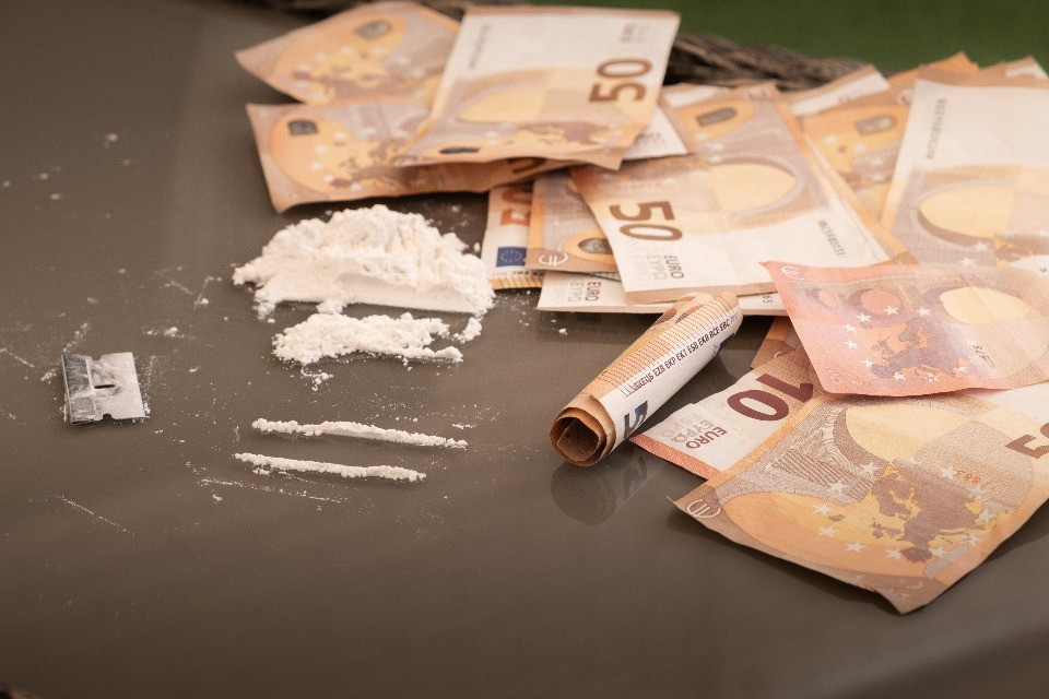 Droga e mafia, la politica non molla la presa