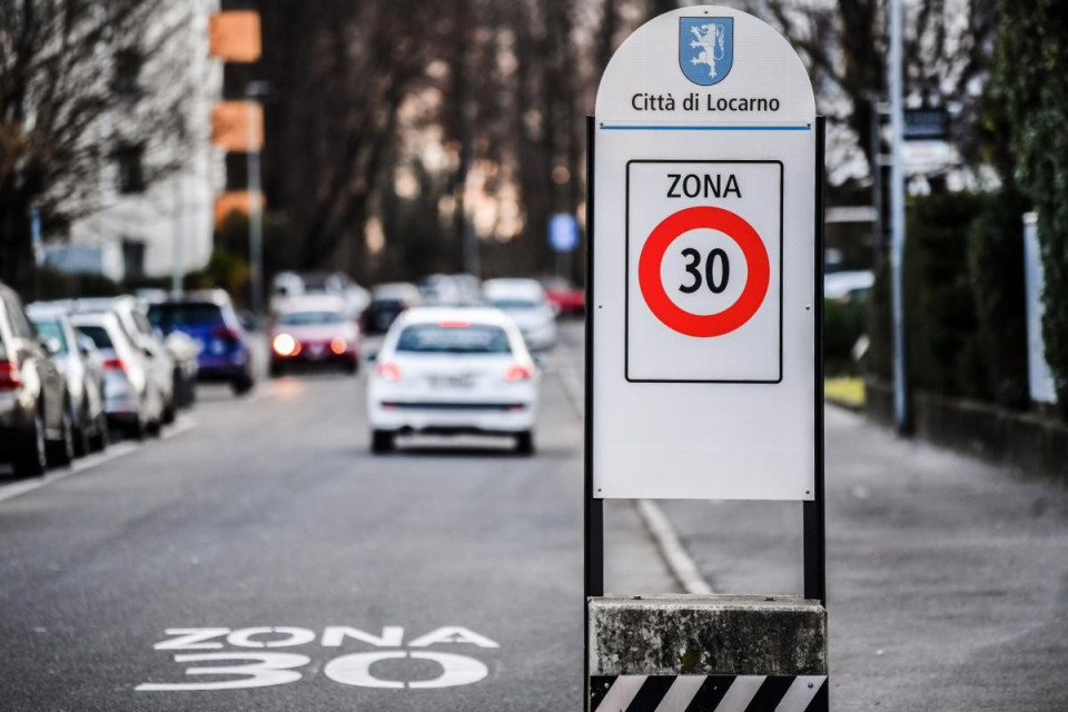 Strade, nessun ritocco dei limiti di velocità