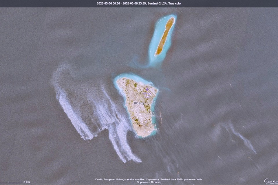 Enorme chiazza di petrolio in mare vicino all'isola iraniana di Kharg