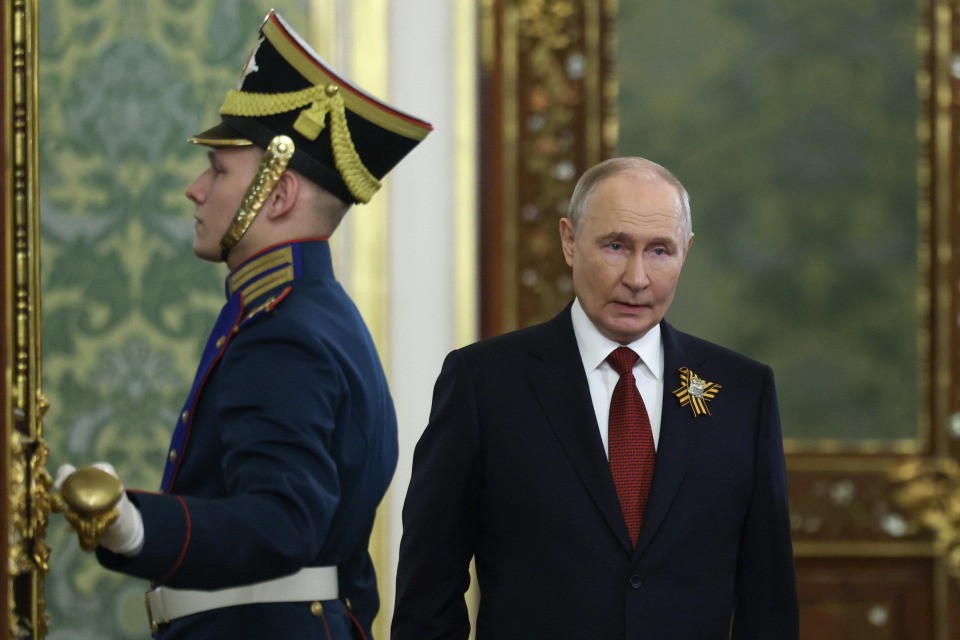 La parata di Putin sempre più solo