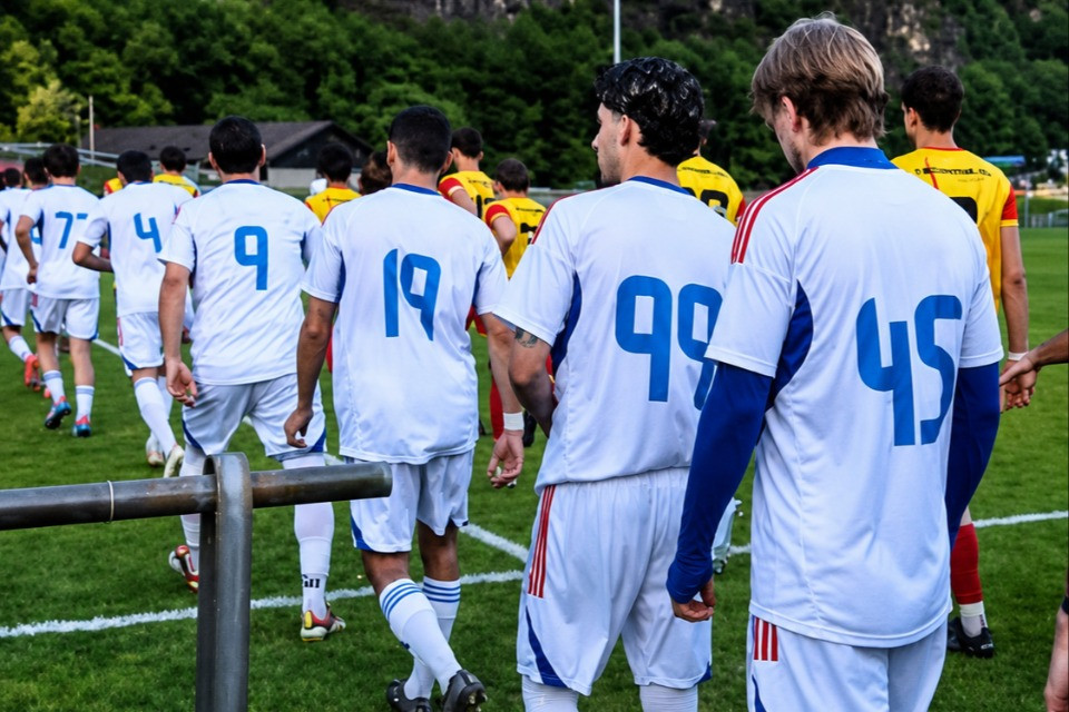 Riviera scatenato nel big match