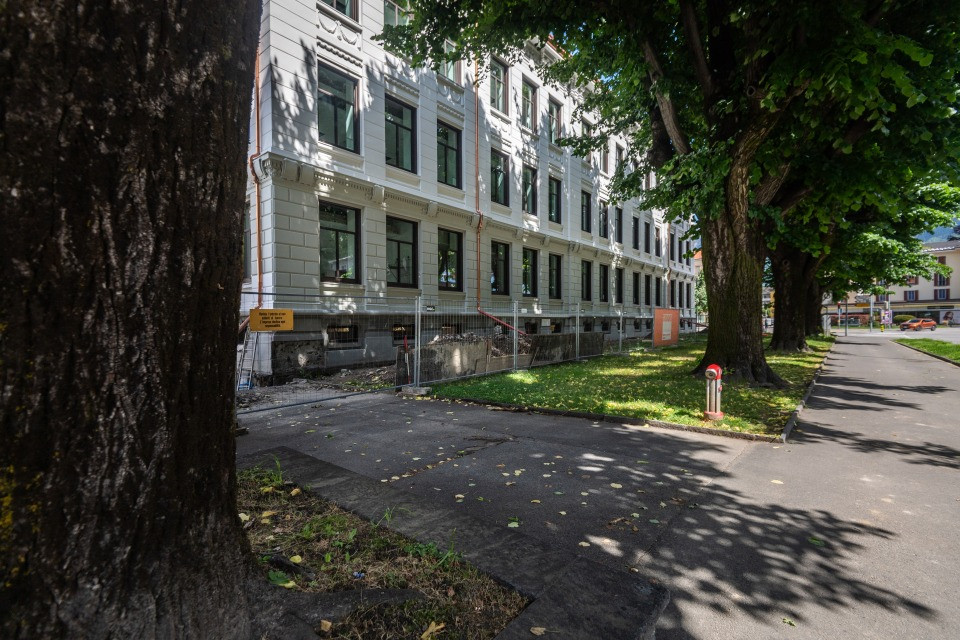 Scuole Nord, volto nuovo da sotto le impalcature
