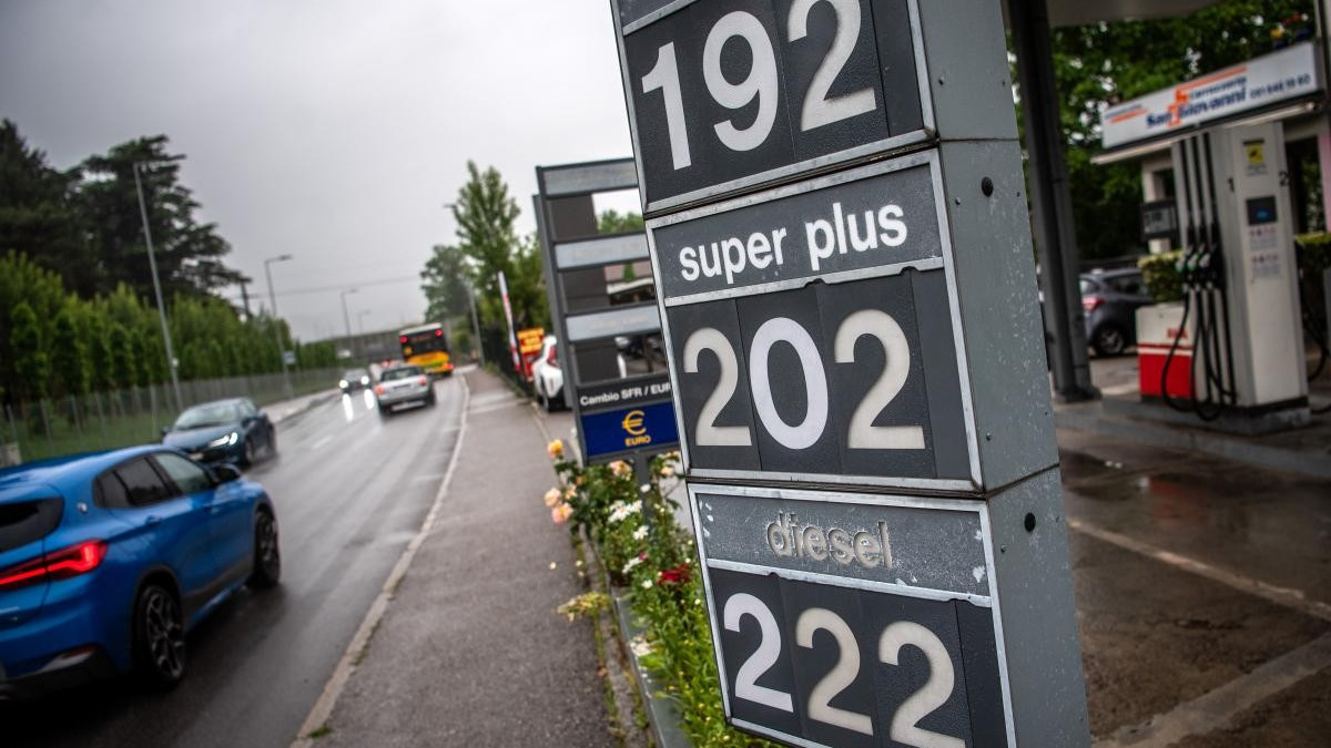 Nessuno sconto sulla benzina: Berna dice no a tagli fiscali sui carburanti