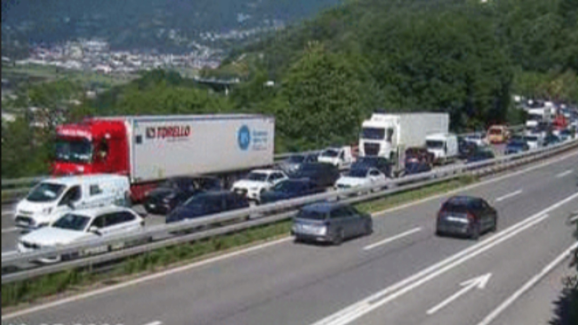 Ascensione da bollino rosso: traffico paralizzato dal Gottardo a Chiasso