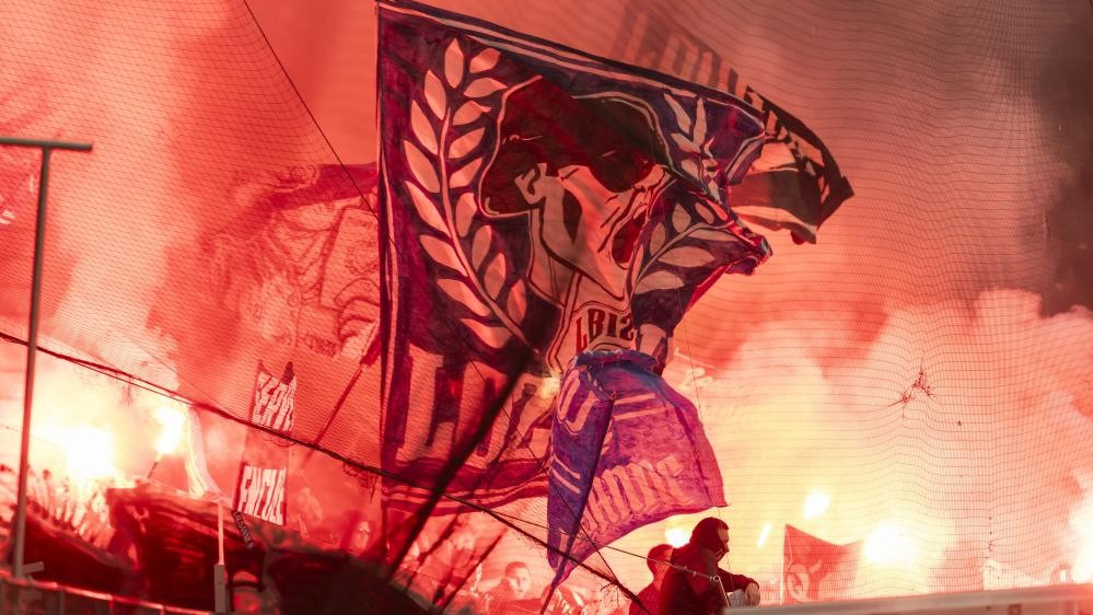 Agente ferito durante la partita di calcio tra Servette e Losanna