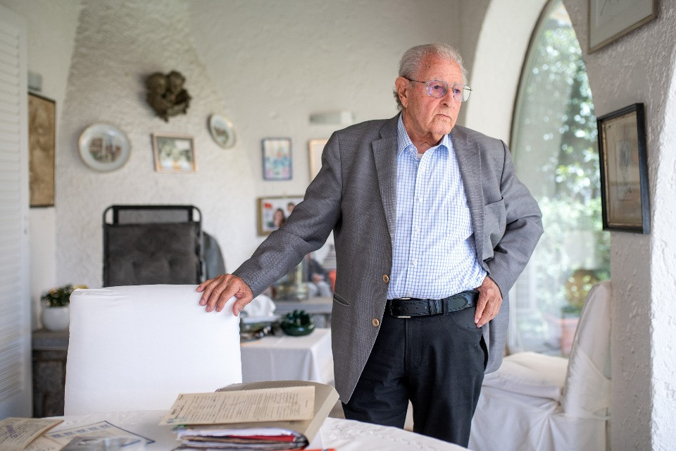 Il passato di Alberto Menasche, che non passa