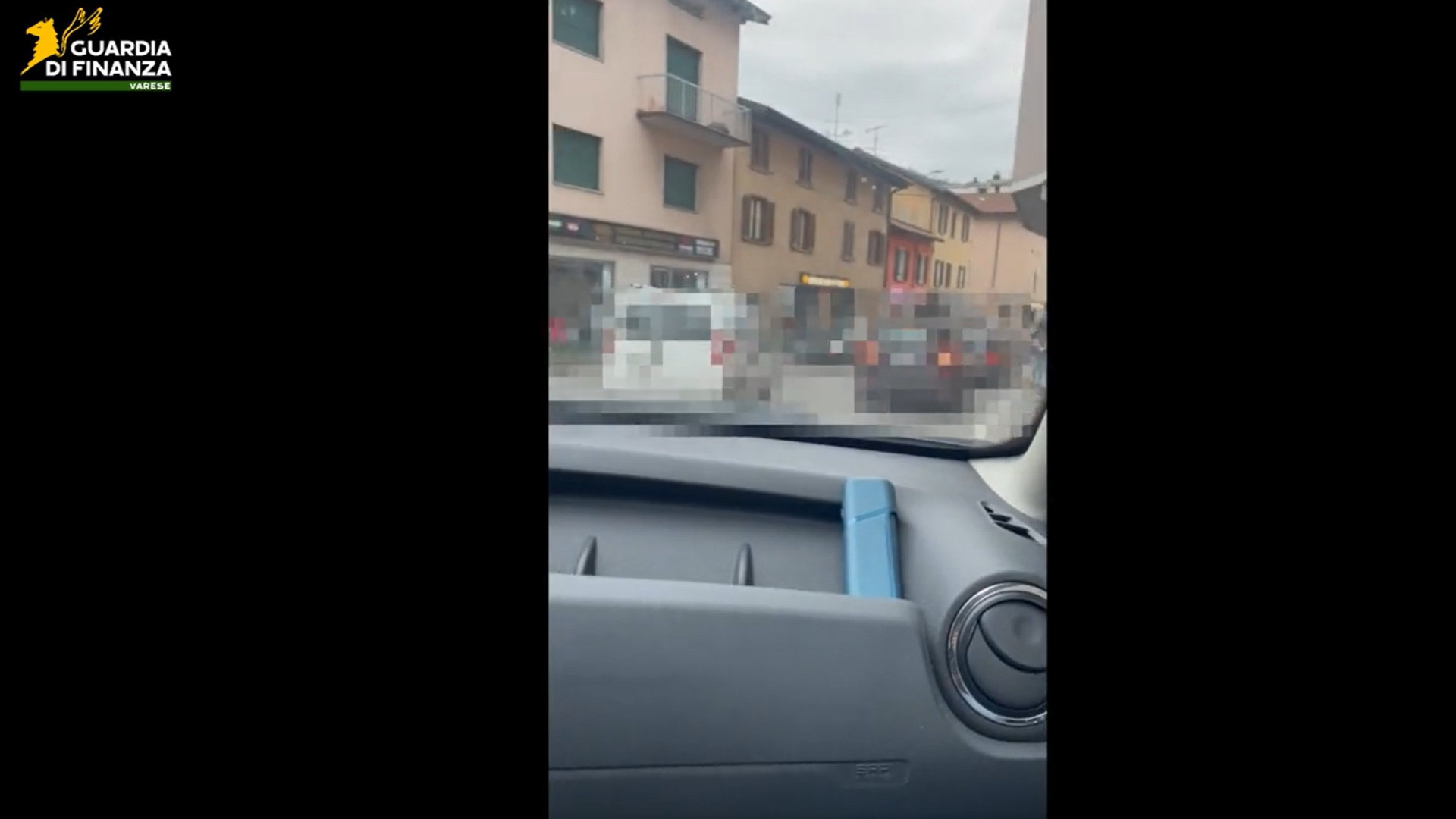 Timbrava e veniva a lavorare in Ticino, «l'indagine è partita dal Comune di Cunardo»