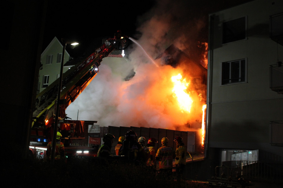 Casa plurifamiliare in fiamme a San Gallo: nove feriti e due dispersi