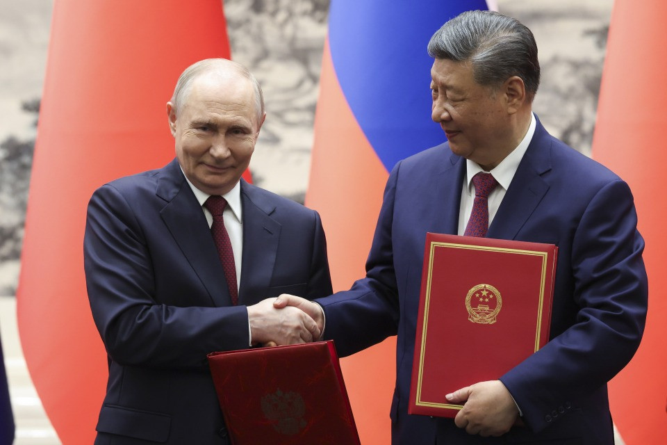 In Ucraina l'incubo di una guerra senza fine, e Putin ritrova il suo «caro amico» Xi Jinping