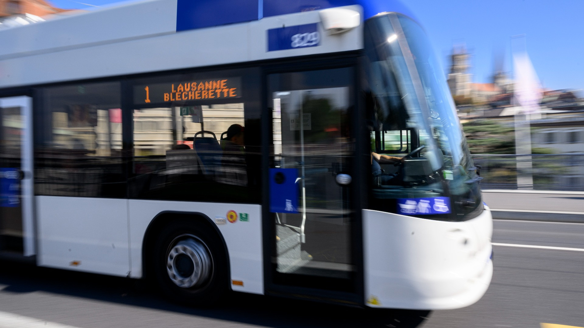 Multata di 250 franchi per un terminale rotto: scoppia la polemica