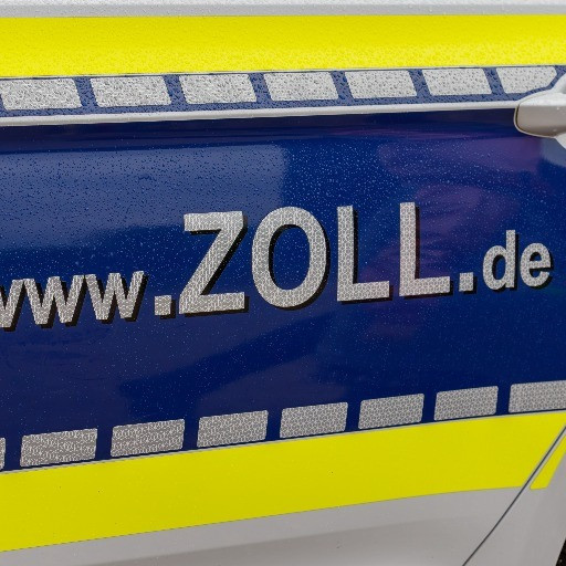 Dichiara un’auto da 6 mila euro, ma ne vale 18 mila: giovane svizzera denunciata alla dogana